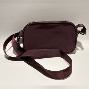 Lole | Small Crossbody Bag - Maroon, Unisex